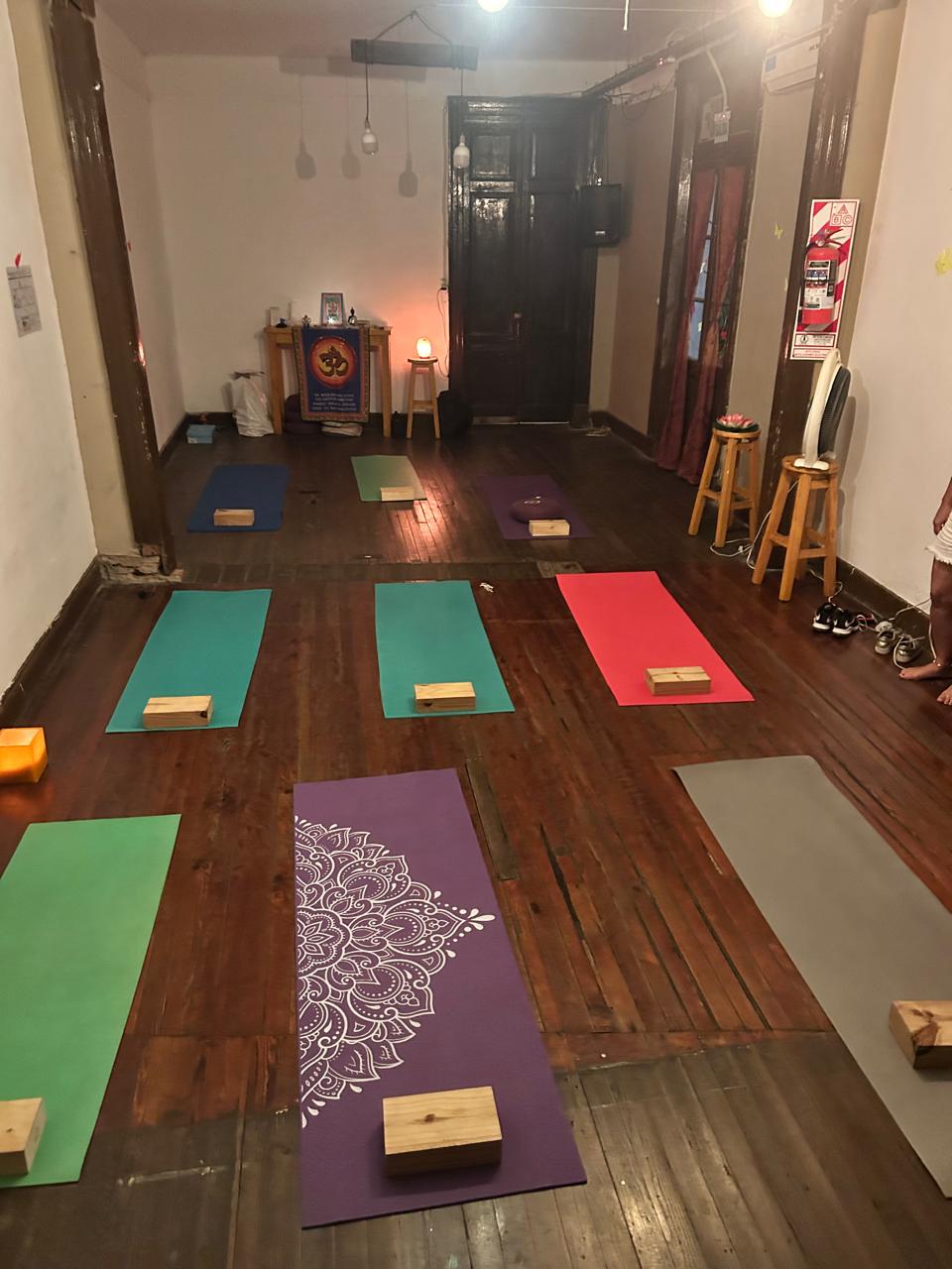 Alumnos de profesorado de yoga en YOW Buenos Aires